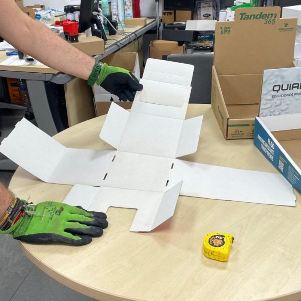 Cajas Expositoras 17,5x15x16 IMPRESION OFFSET - Imagen 2