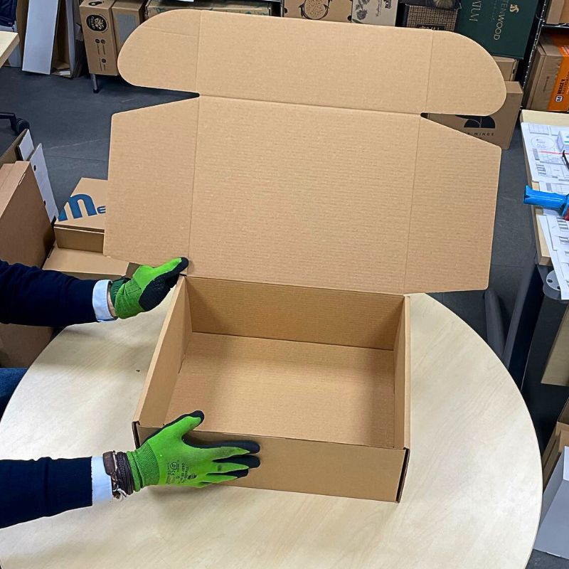 Cajas para Envíos de Ropa 39x28,5x10 SUDADERAS y ROPA MEDIANA - Imagen 4